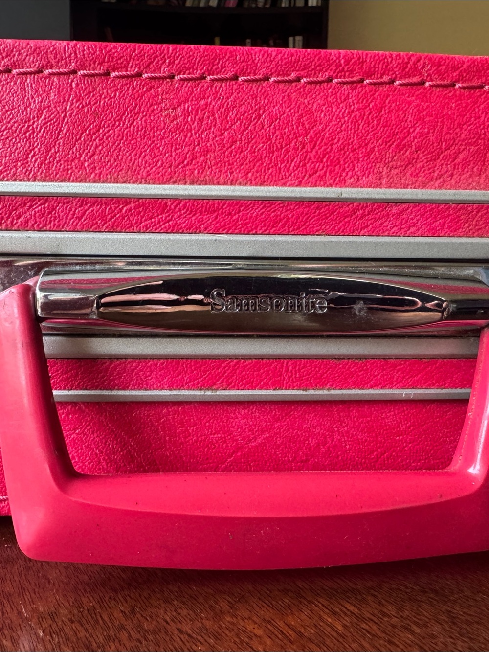 Samsonite Hot Pink Structured Cosmetic Case - Picture 3 of 11